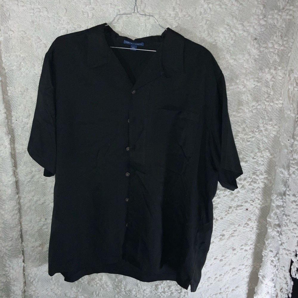 Men’s black button down shirt short sleeve